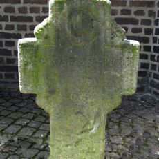 Grabkreuz Kirchplatz 1