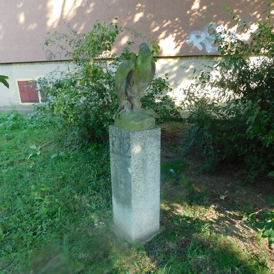 Socha dravce v ulici Tůně v Uherském Hradišti