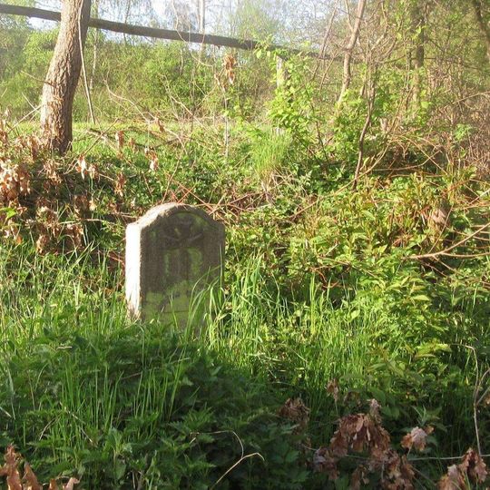 Křížový kámen západně od Řemešína