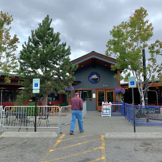 Moose's Tooth Pub & Pizzeria