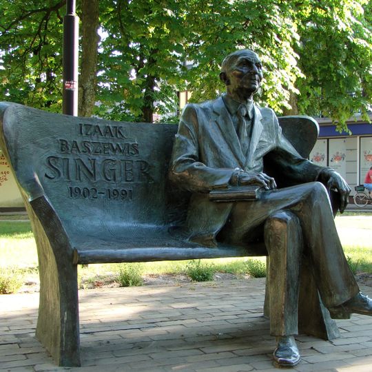 Ławeczka Isaaca Bashevisa Singera w Biłgoraju