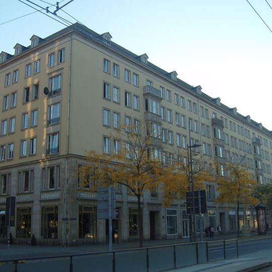 Wilsdruffer Straße 9, 11, 13 mit Vorbau