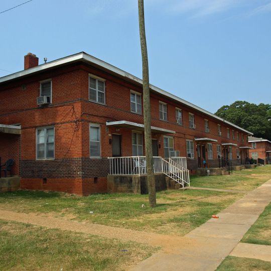 Cleveland Court Apartments 620–638