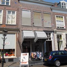 Rogstraat 24, Grave