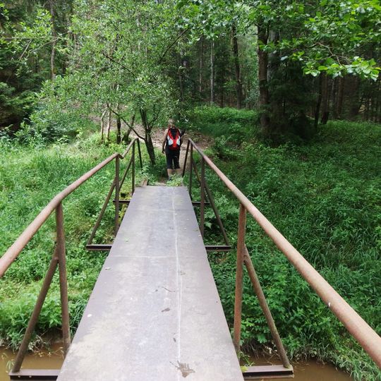 Lávka přes Židovu strouhu pod Hodonicemi