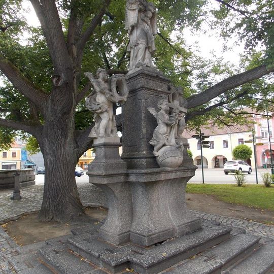 Socha svatého Jana Nepomuckého na Mírovém náměstí v Netolicích