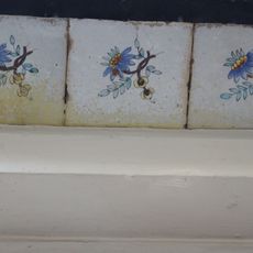 Ceramic sotabalcons at 14 Major street, Godella