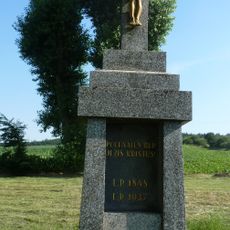 Kříž z roku 1937 v Šemíkovicích