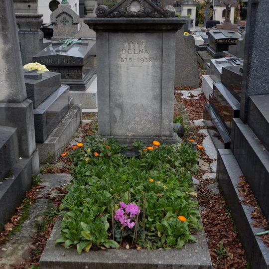 Grave of Delna