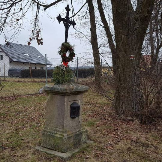 Kříž v Mýtě za tratí