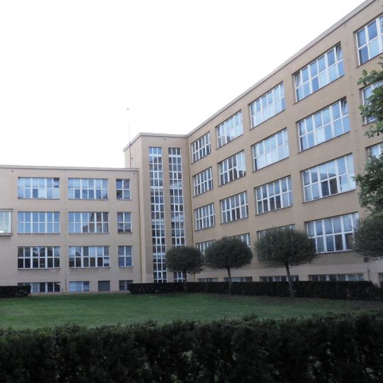 Gymnázium Luďka Pika