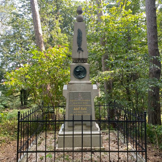 Adolf-Robl-Denkmal