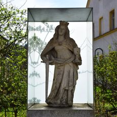 Brunnenfigur der hl. Barbara