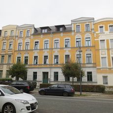 Mietshaus in geschlossener Bebauung mit Vorgarten Bodelschwinghstraße 24