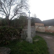 Kříž v Újezdu u Kasejovic u křižovatky