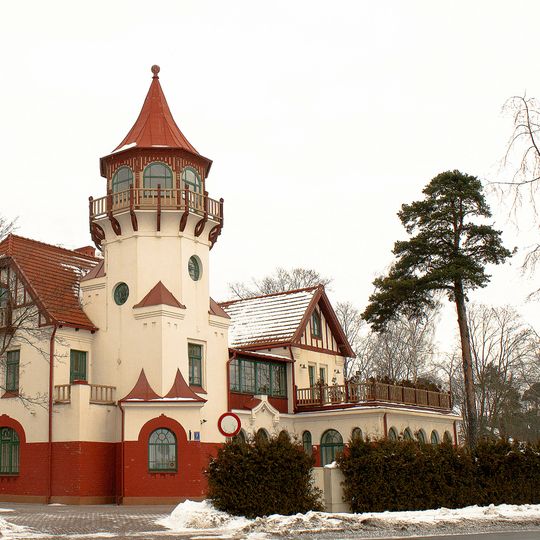 Dzīvojamā ēka - pasts