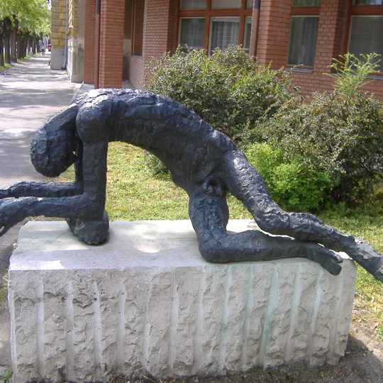 Megfáradt ember szobor