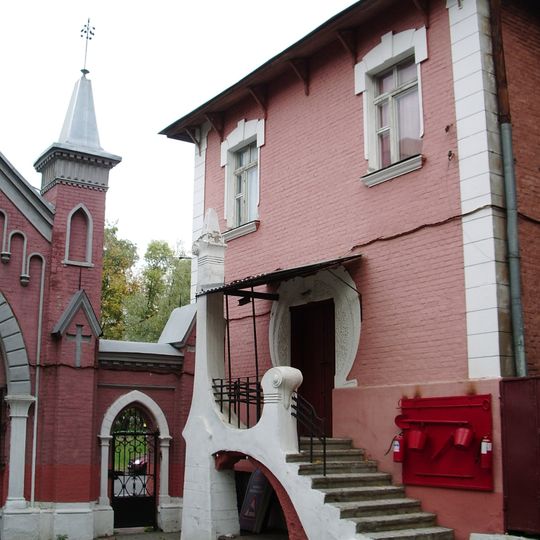 Дом у северо-восточных ворот