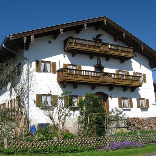 Dettendorfer Straße 2