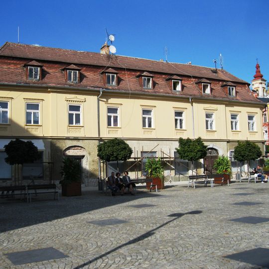 Hlavní náměstí 18