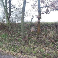 Kříž západně od Doubravy