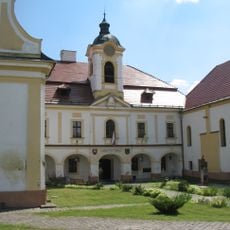 Kaštieľ a park, kaštieľ