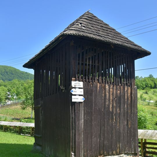 Býv. gr. k. chrám sv. Michala, zvonica drevená