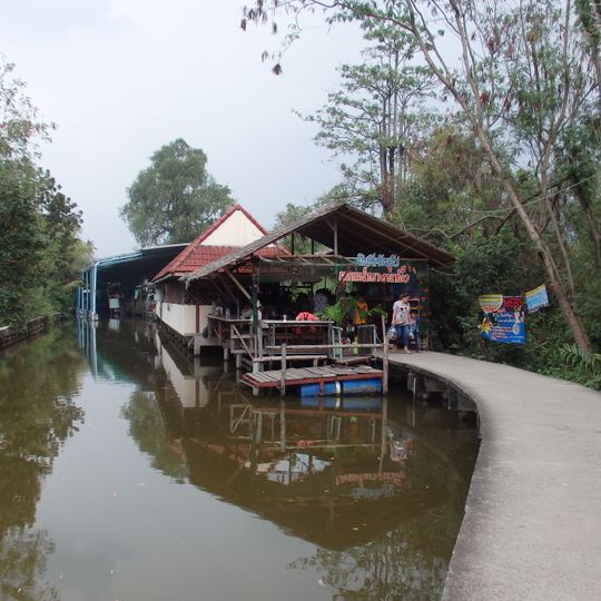 Bang Namphueng Floating Market