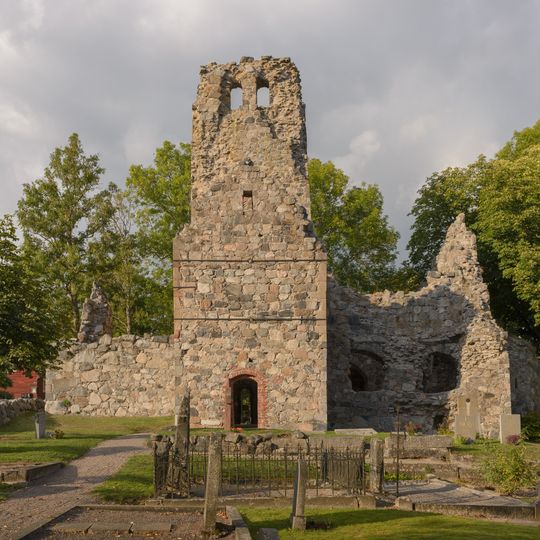 S:t Olofs kyrkoruin