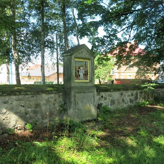 Kaplička Křížové cesty-X u kostela ve Starých Křečanech