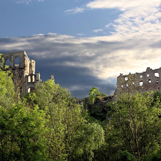 Castle and monastery ruins Oybin