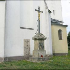 Kříž u kostela svaté Alžběty v Cvikově