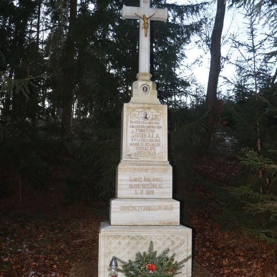 Kříž u silnice 349 severně od Bochovic