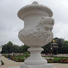 Statue