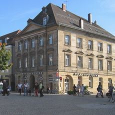 Wohn- und Geschäftshaus