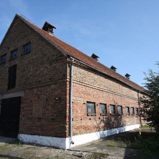 Stajnia robocza i magazyn