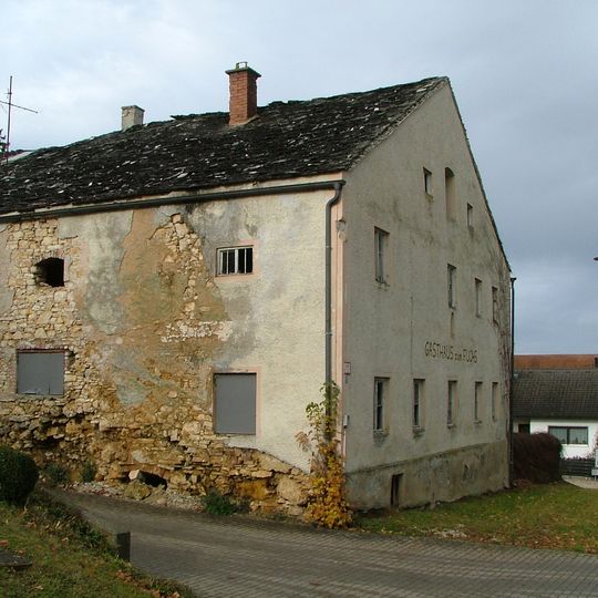 Former inn and farmhouse