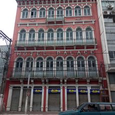 House at Avenida Presidente Florentino Avidos, nº 433