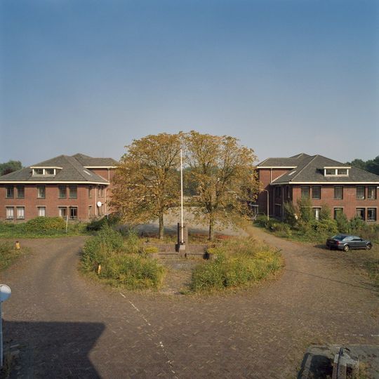 Constant Rebecquekazerne, legeringsgebouwen