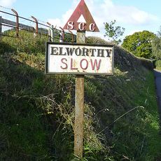 Sign Post At Ngr St 0851 3480