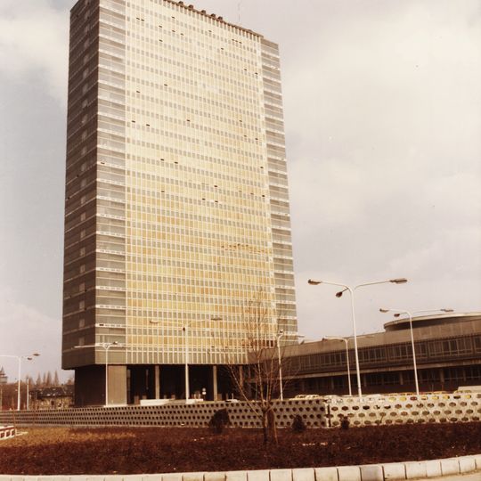 Nagyvárad téri Elméleti Tömb