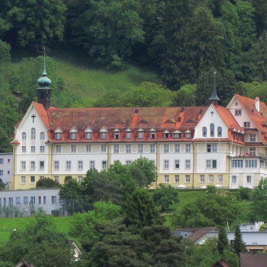 Oberwil, Franziskusheim mit Kirche und Refektorium