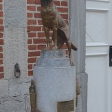 Statue