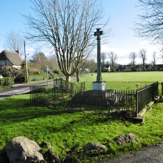 Wilcot War Memorial and railings