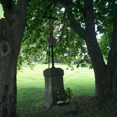 Kříž v Načetíně na návsi