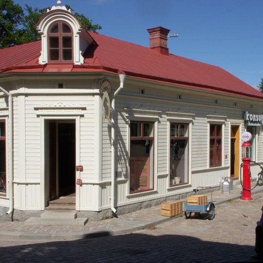 The iron dealer's house