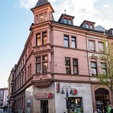 Wohn- und Geschäftshaus