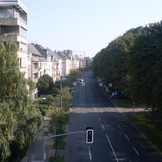 Cecilienallee