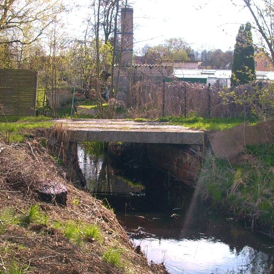 Steindeckerbrücke über den Vincenzgraben rückseitig im Anwesen Elsteraue 2