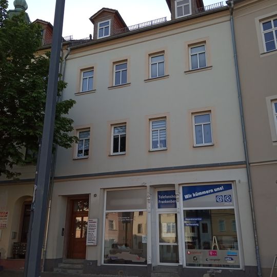 Wohnhaus in geschlossener Bebauung Markt 13